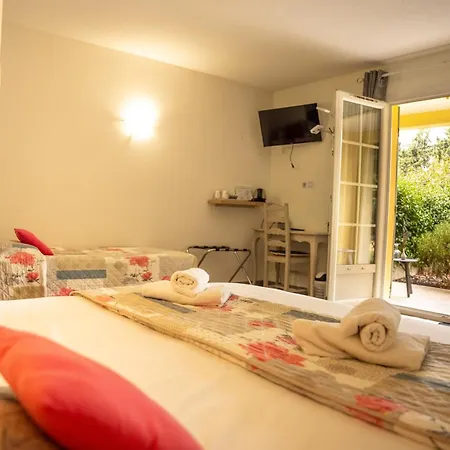 Logis Des Granges Hotel