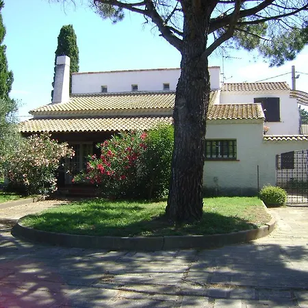 Logis Des Granges Hotel Arlés