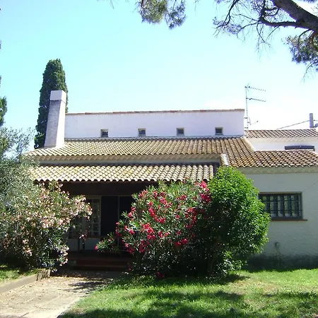 Logis Des Granges Hotel 3*