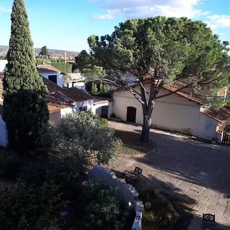 Hotel Logis Des Granges Arlés
